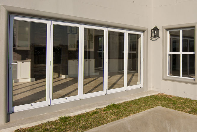 bi fold doors rugby